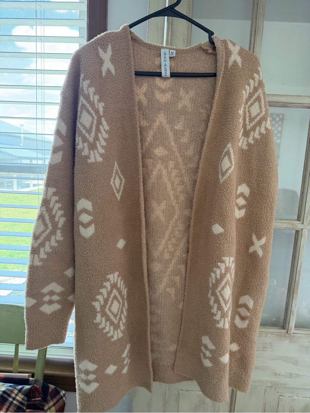 Cozy Open-Front Cardigan in Beige with Ivory Pattern